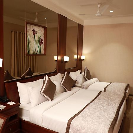 Hotel Golden Tower Near Heritage Street Amritsar Exteriör bild