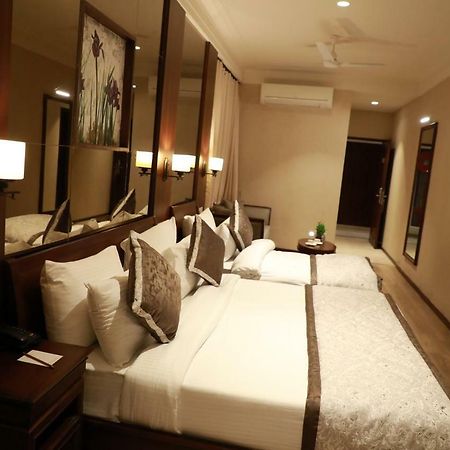 Hotel Golden Tower Near Heritage Street Amritsar Exteriör bild
