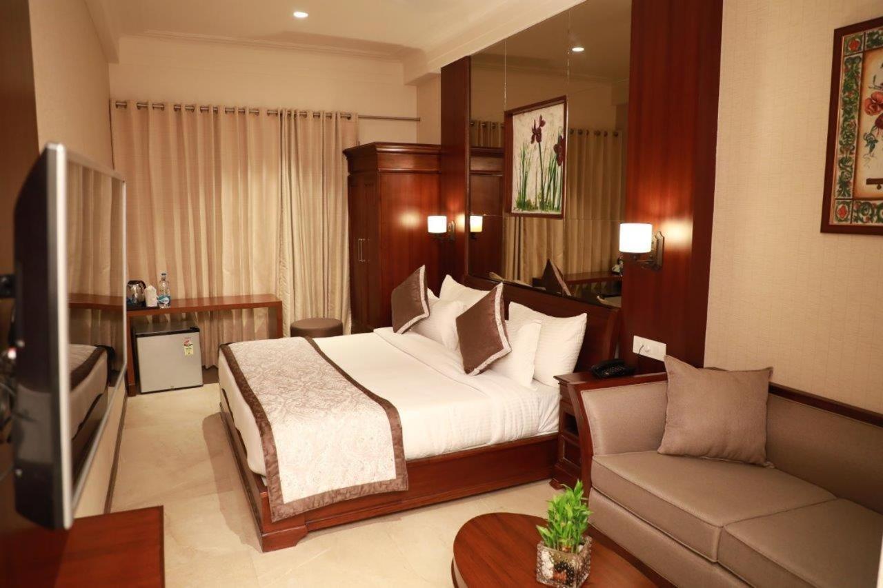 Hotel Golden Tower Near Heritage Street Amritsar Exteriör bild