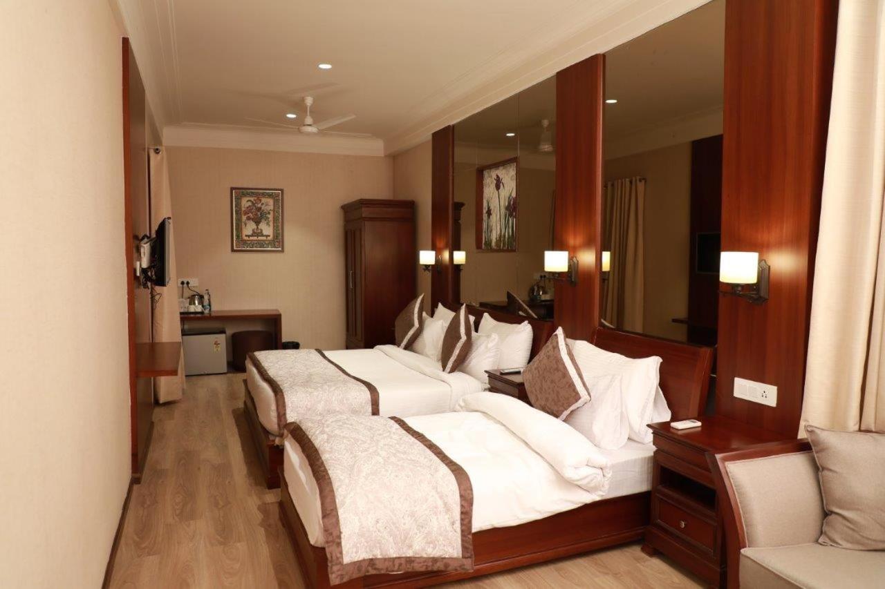 Hotel Golden Tower Near Heritage Street Amritsar Exteriör bild